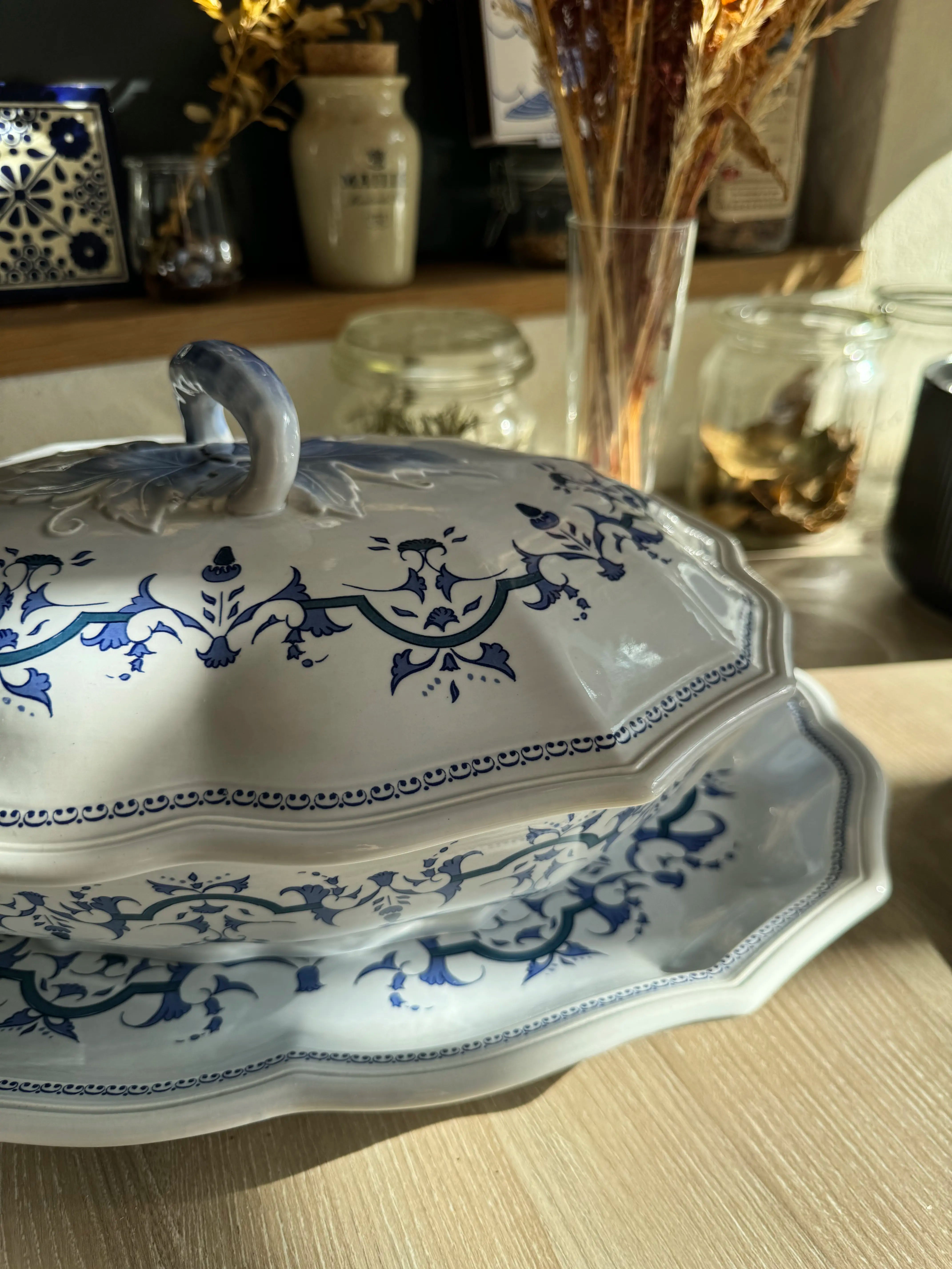 Soupière vintage en faïence bleue signée Ségur Salins France