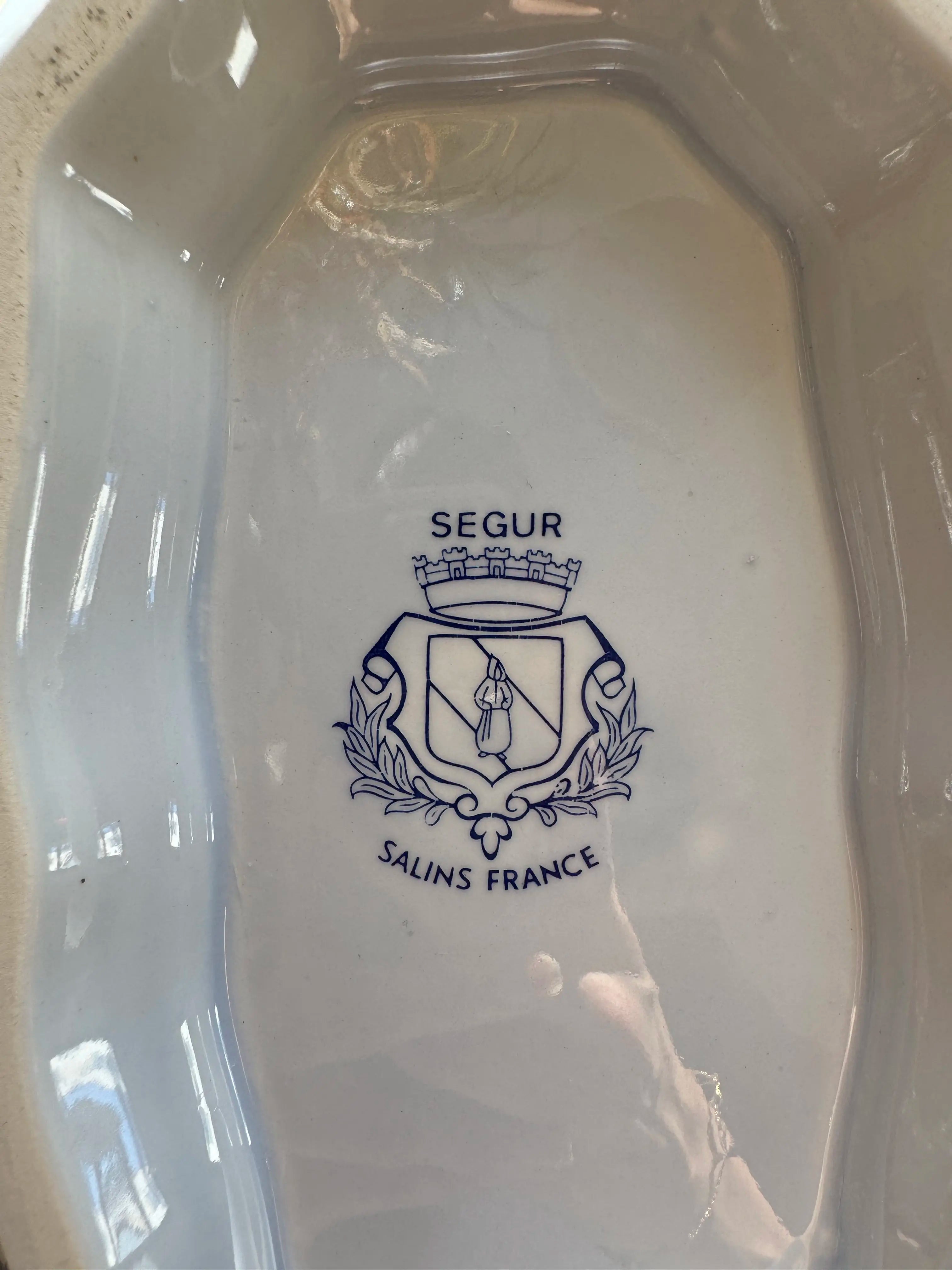 Soupière vintage en faïence bleue signée Ségur Salins France