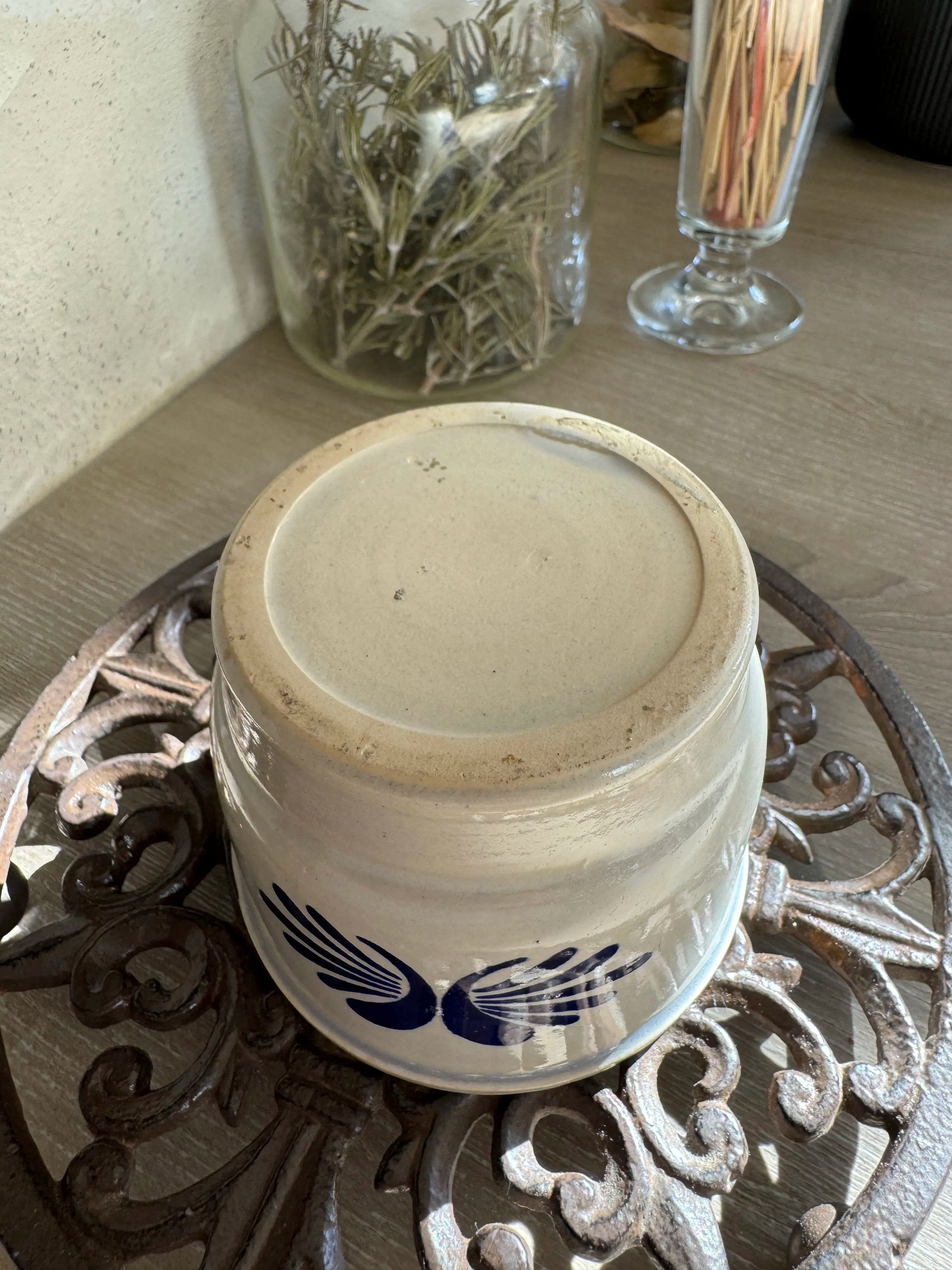 Petit pot en grès bleu