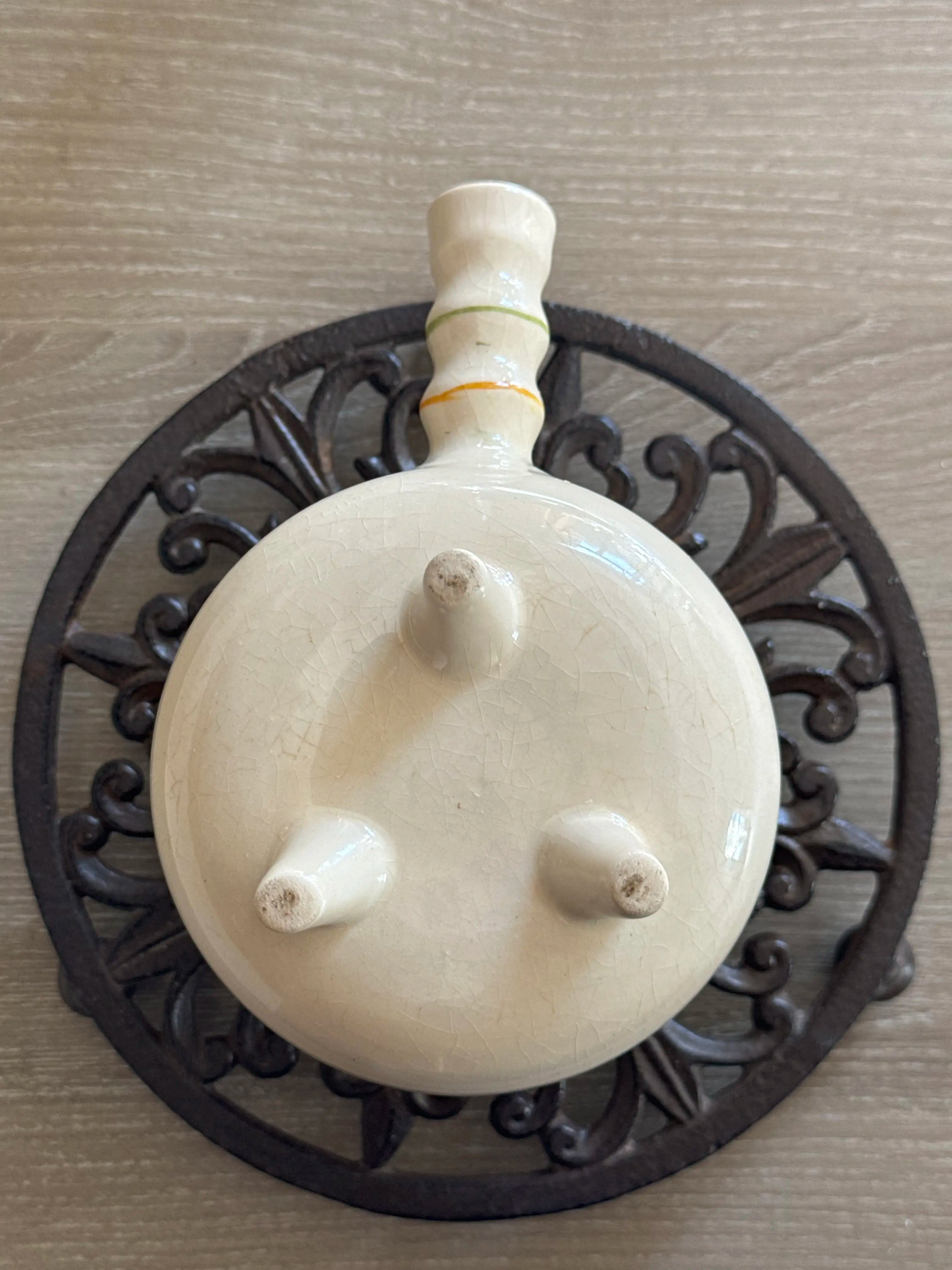 Pot à lait en faïence à décor floral