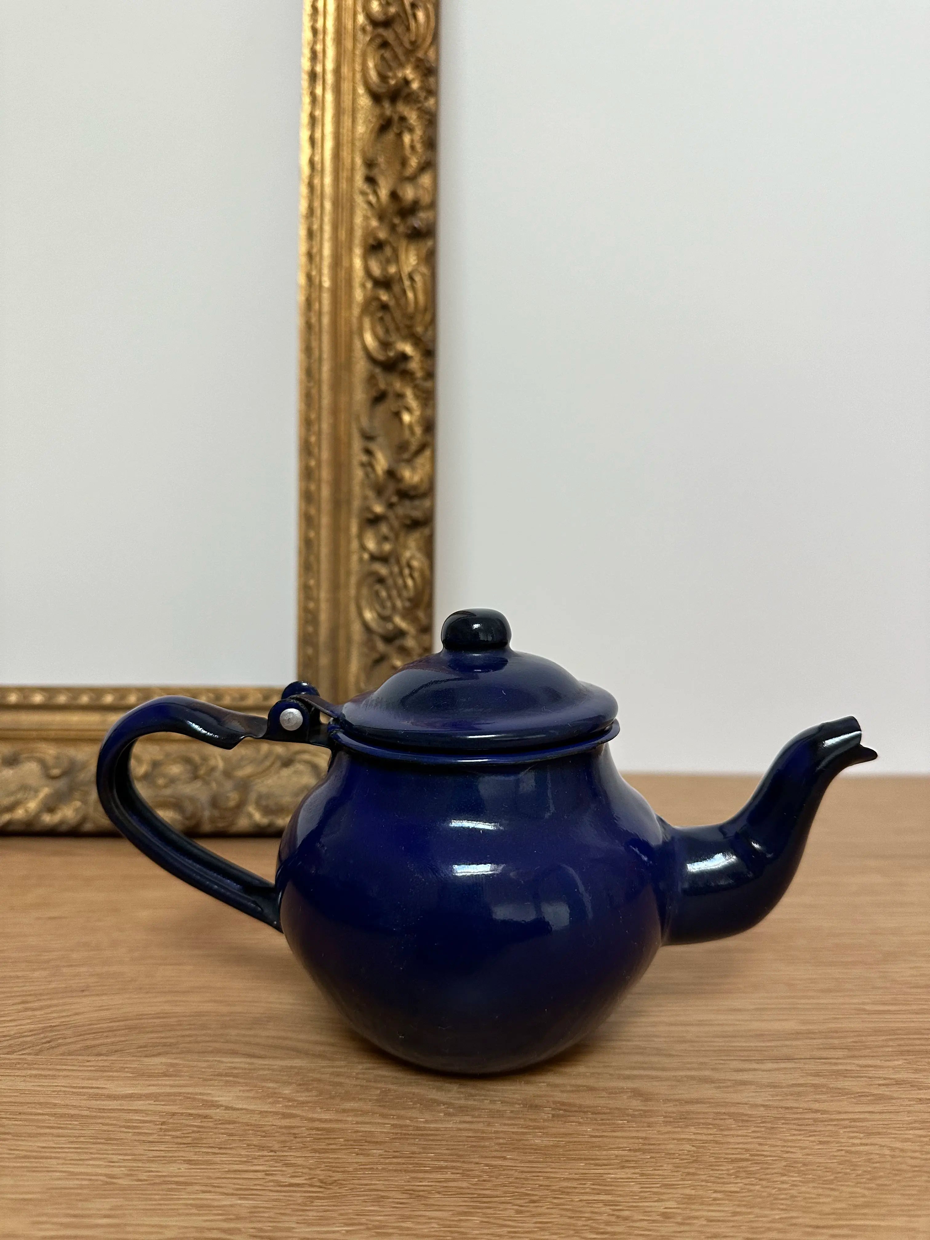 Petite théière vintage émaillée – Bleu profond