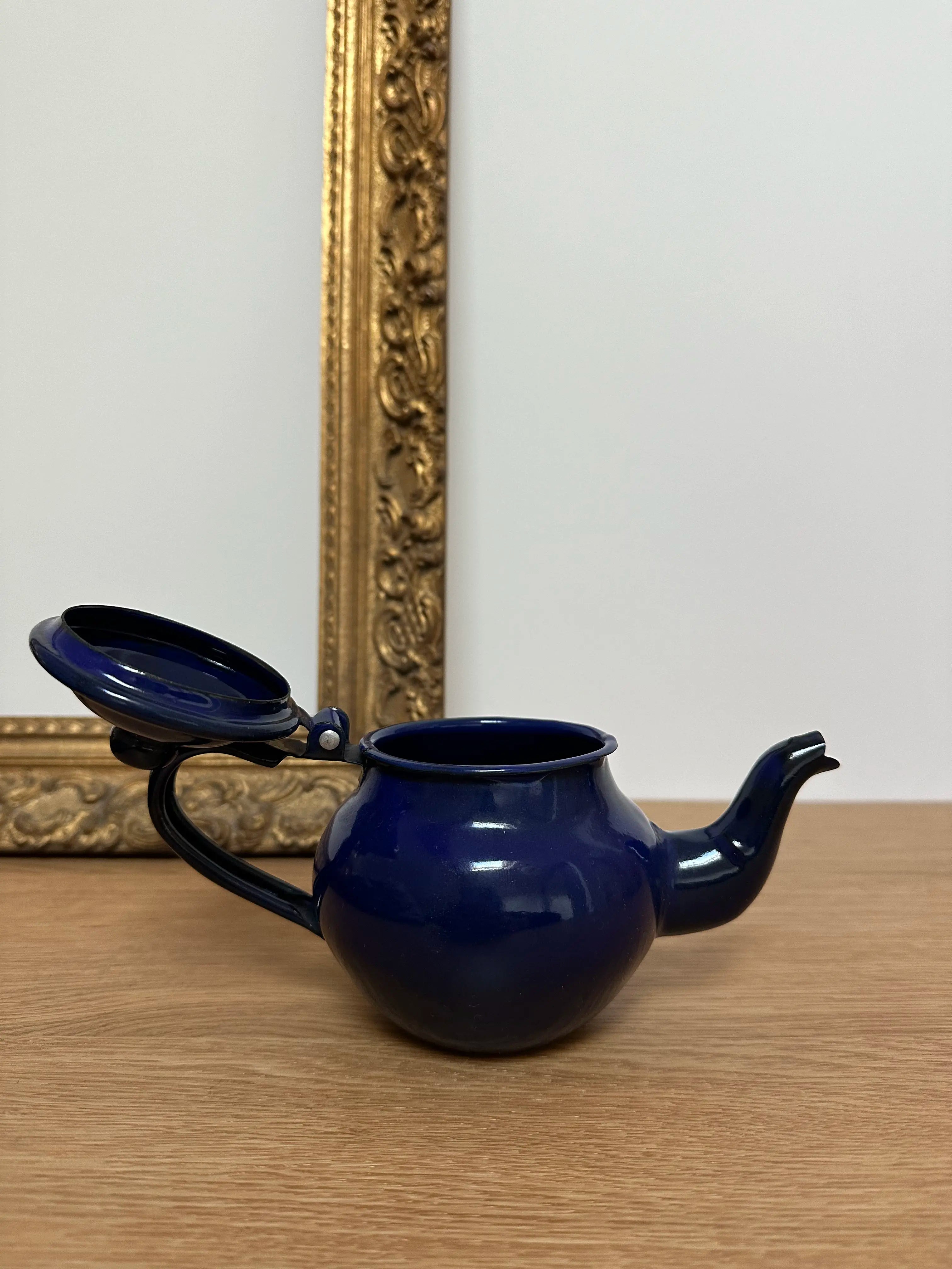 Petite théière vintage émaillée – Bleu profond