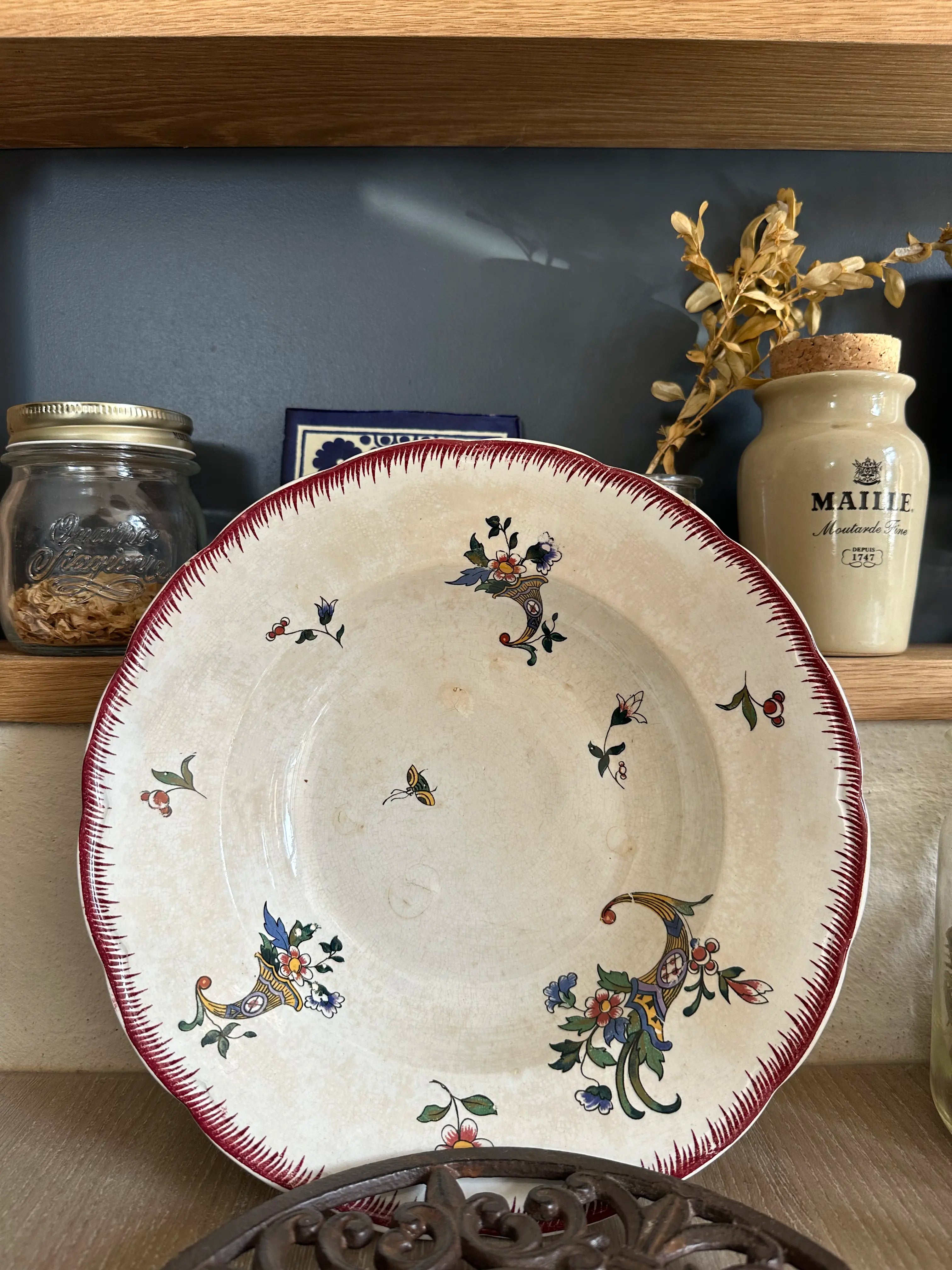 Plat creux en faïence - Saint-Amand & Hamages
