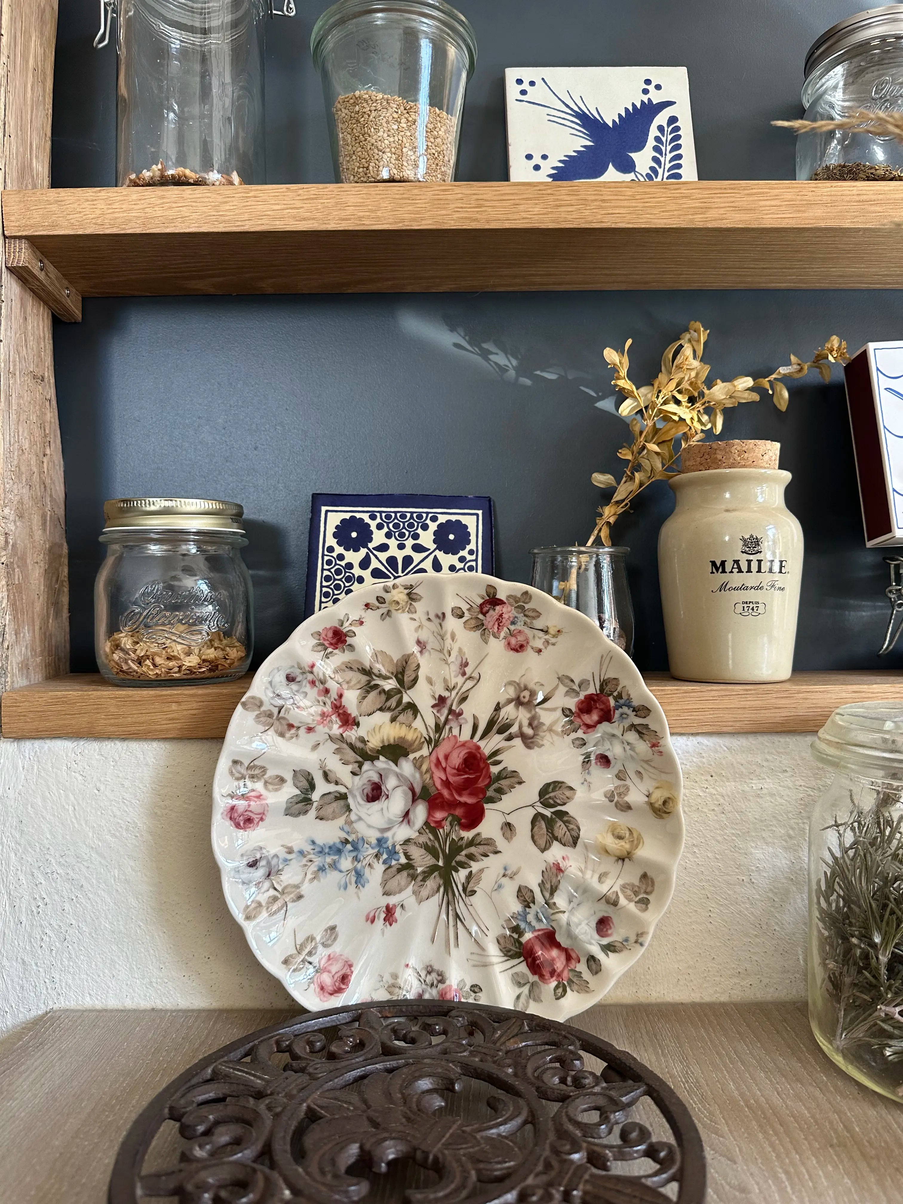 Assiette florale vintage en porcelaine Krömer