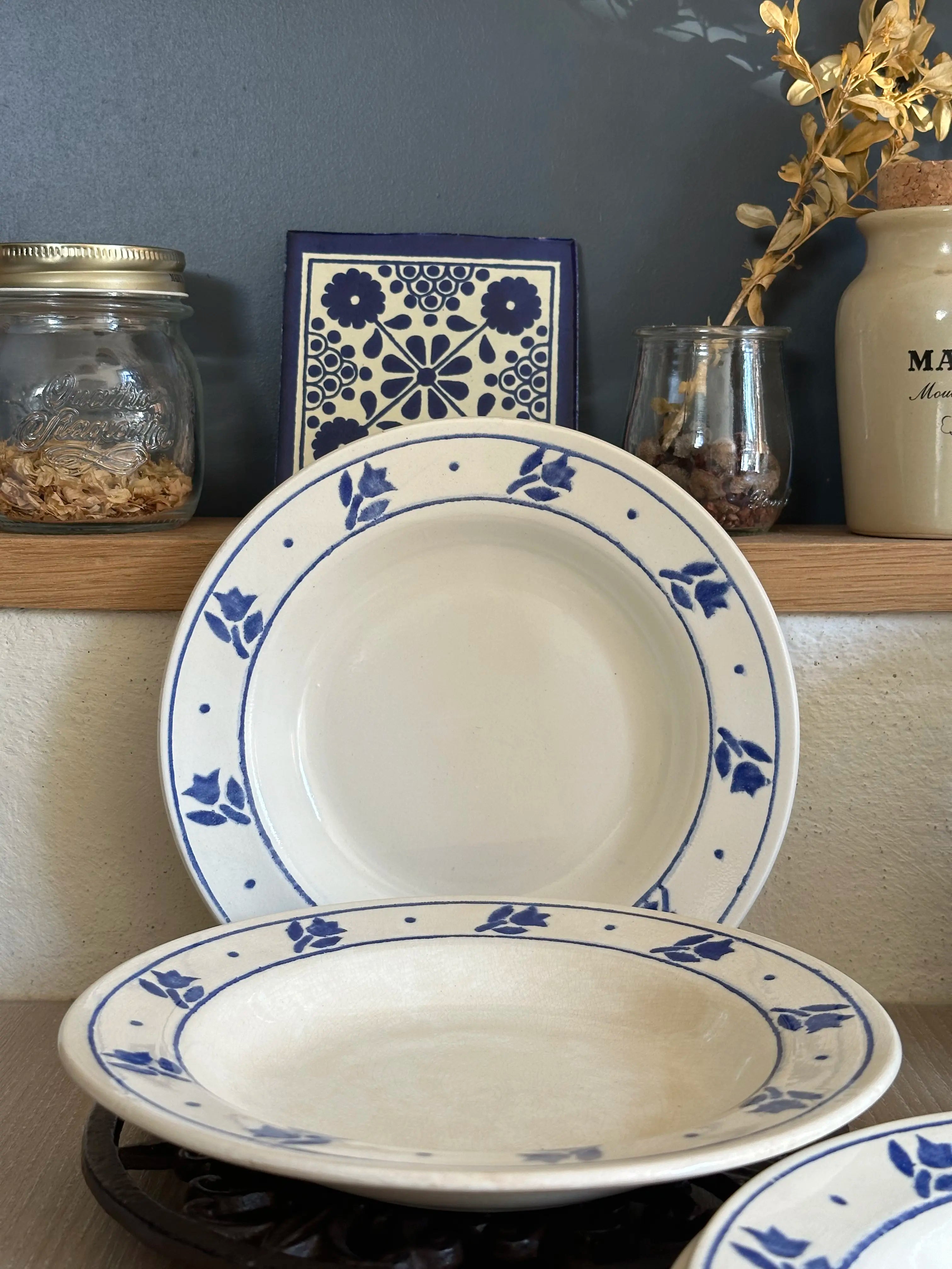 Assiettes creuses en faïence vintage - Décor bleu floral