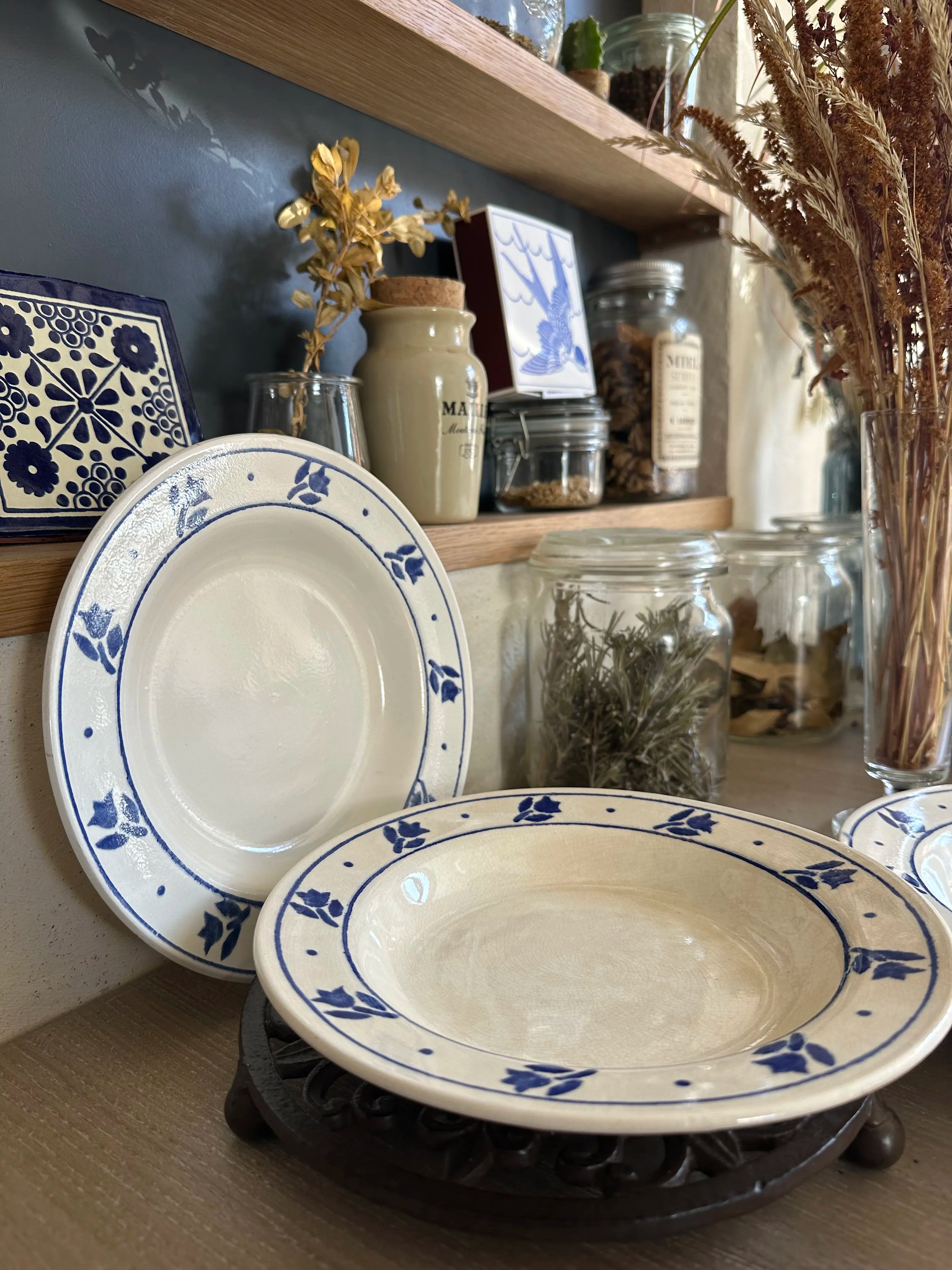 Assiettes creuses en faïence vintage - Décor bleu floral