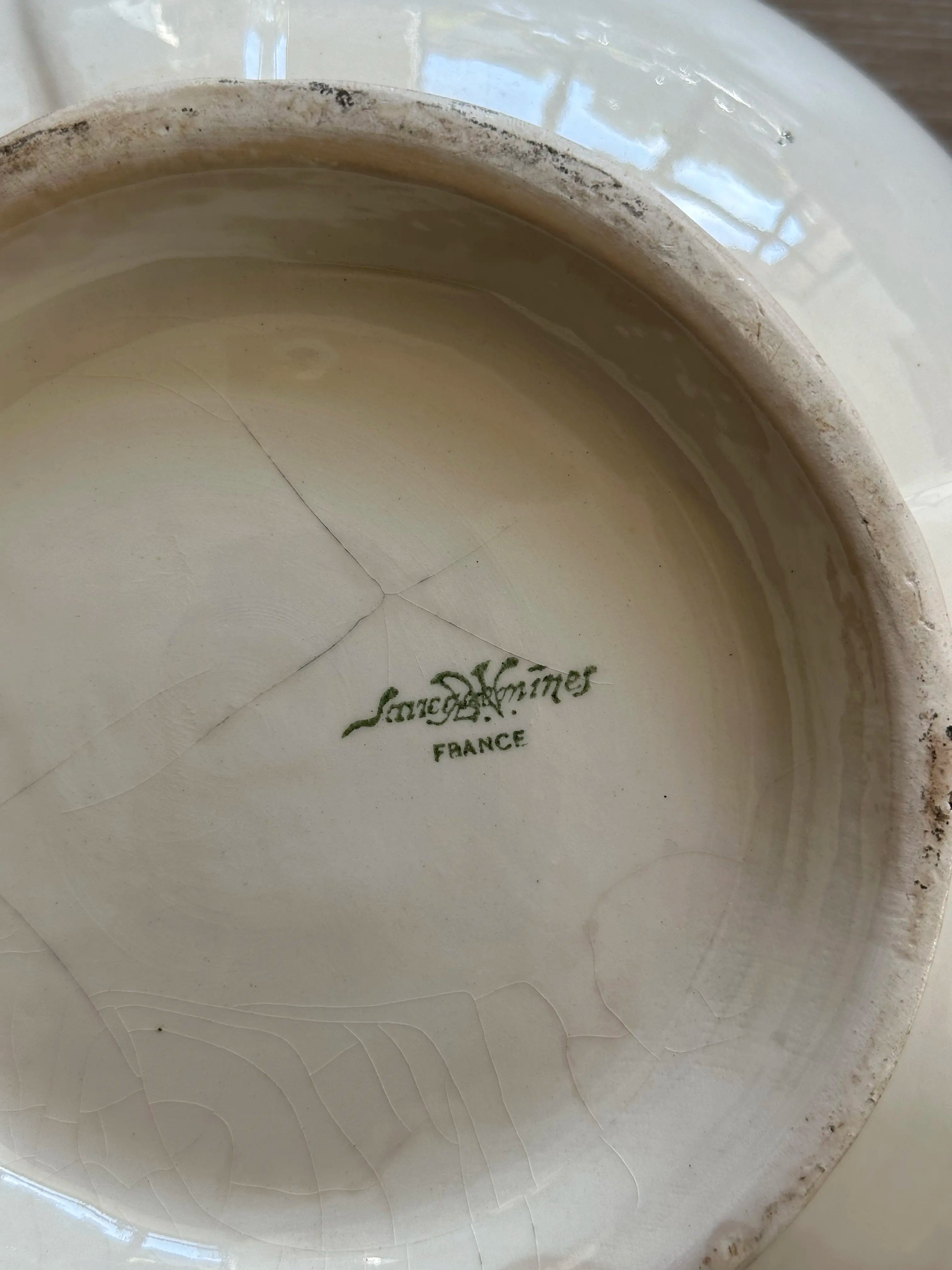 Soupière vintage en faïence de Sarreguemines - Pièce authentique avec couvercle