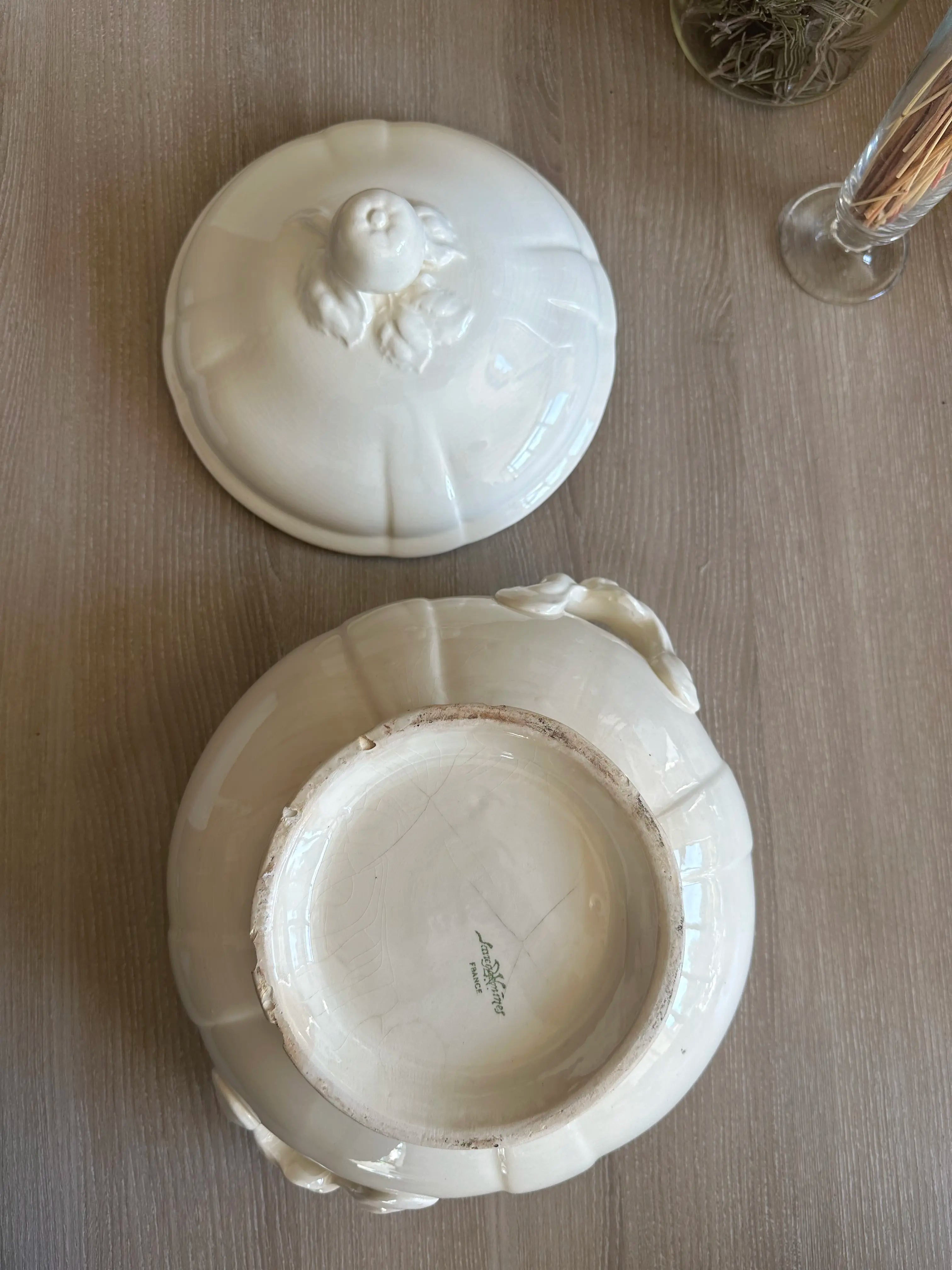 Soupière vintage en faïence de Sarreguemines - Pièce authentique avec couvercle