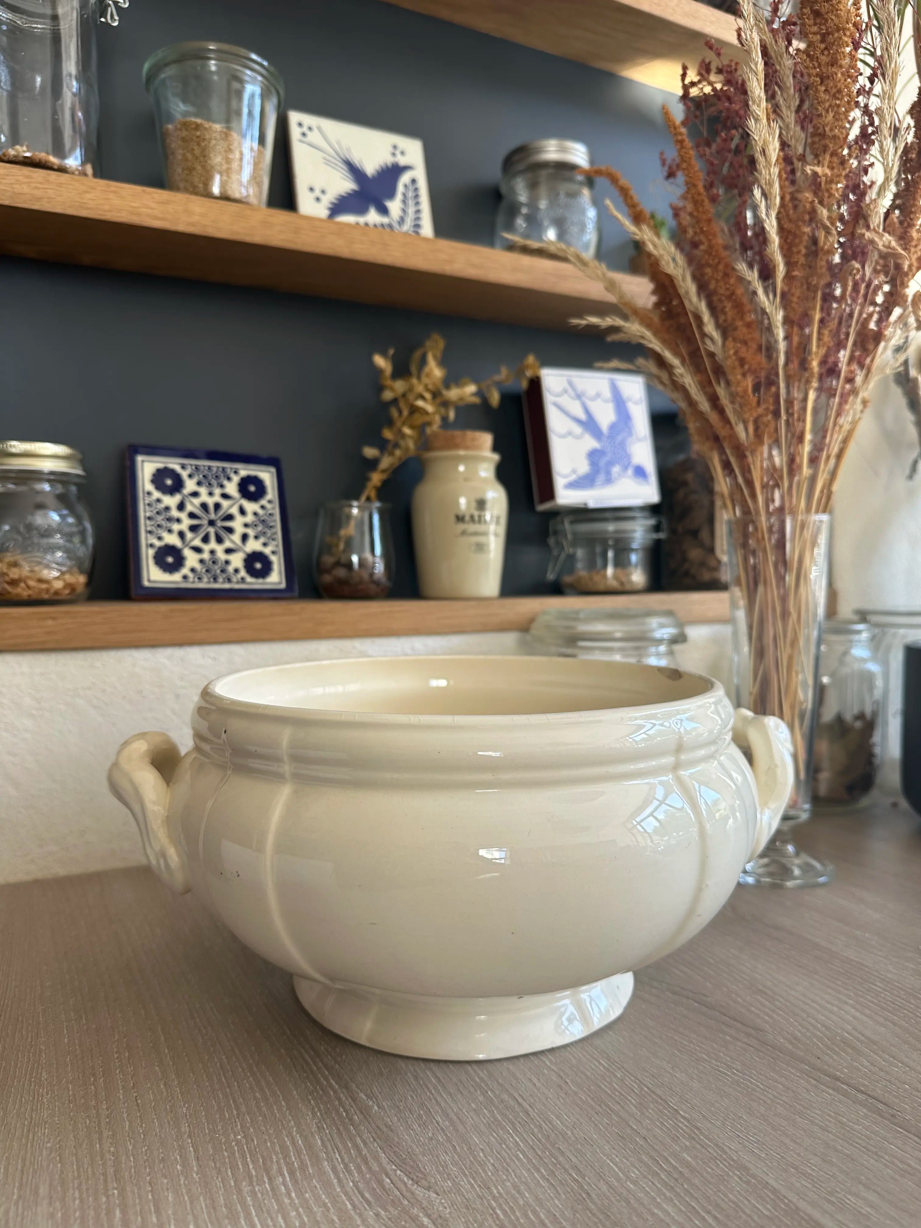 Soupière vintage en faïence de Sarreguemines - Pièce authentique avec couvercle