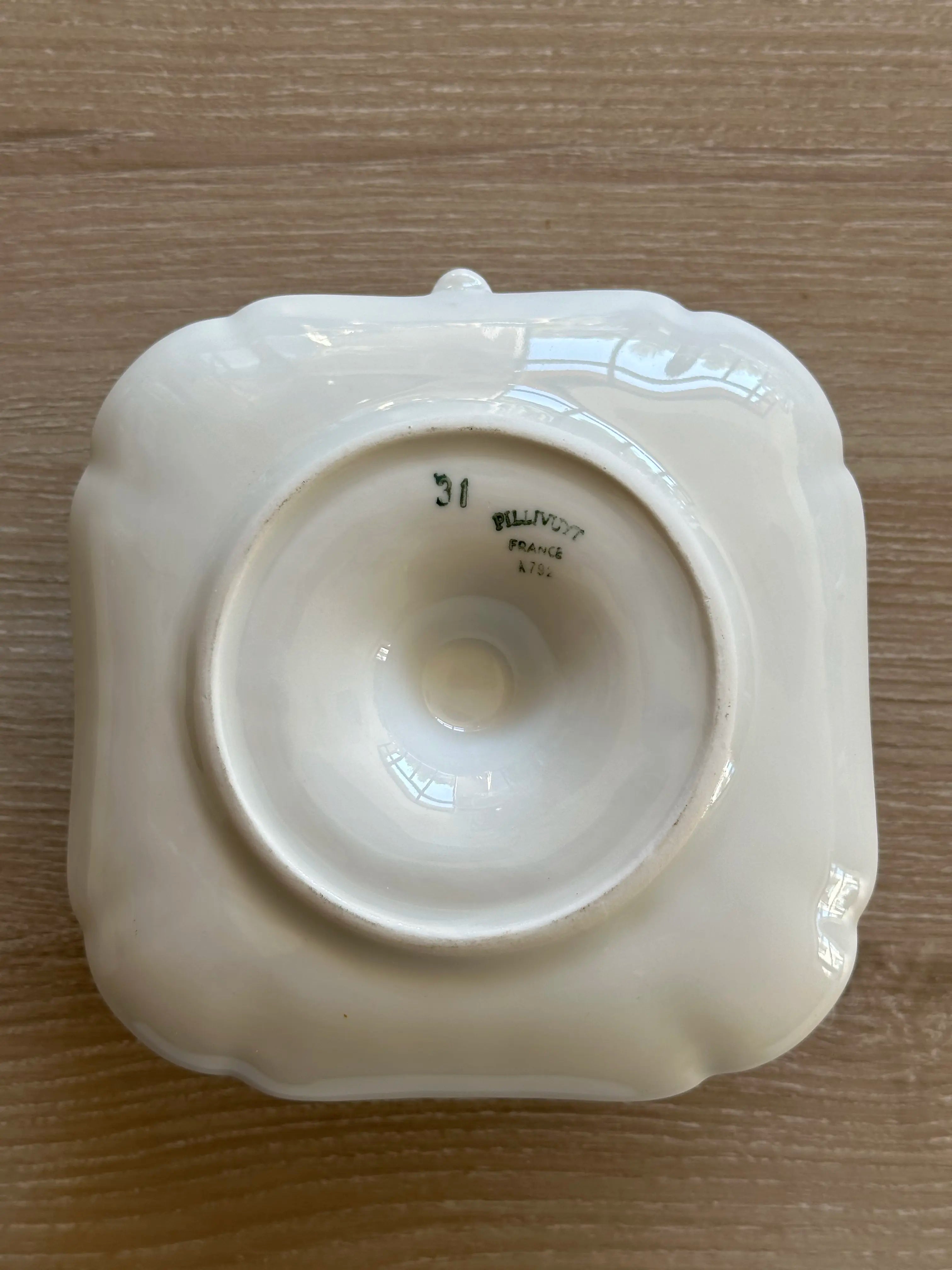 Bougeoir en porcelaine blanche Pillivuyt