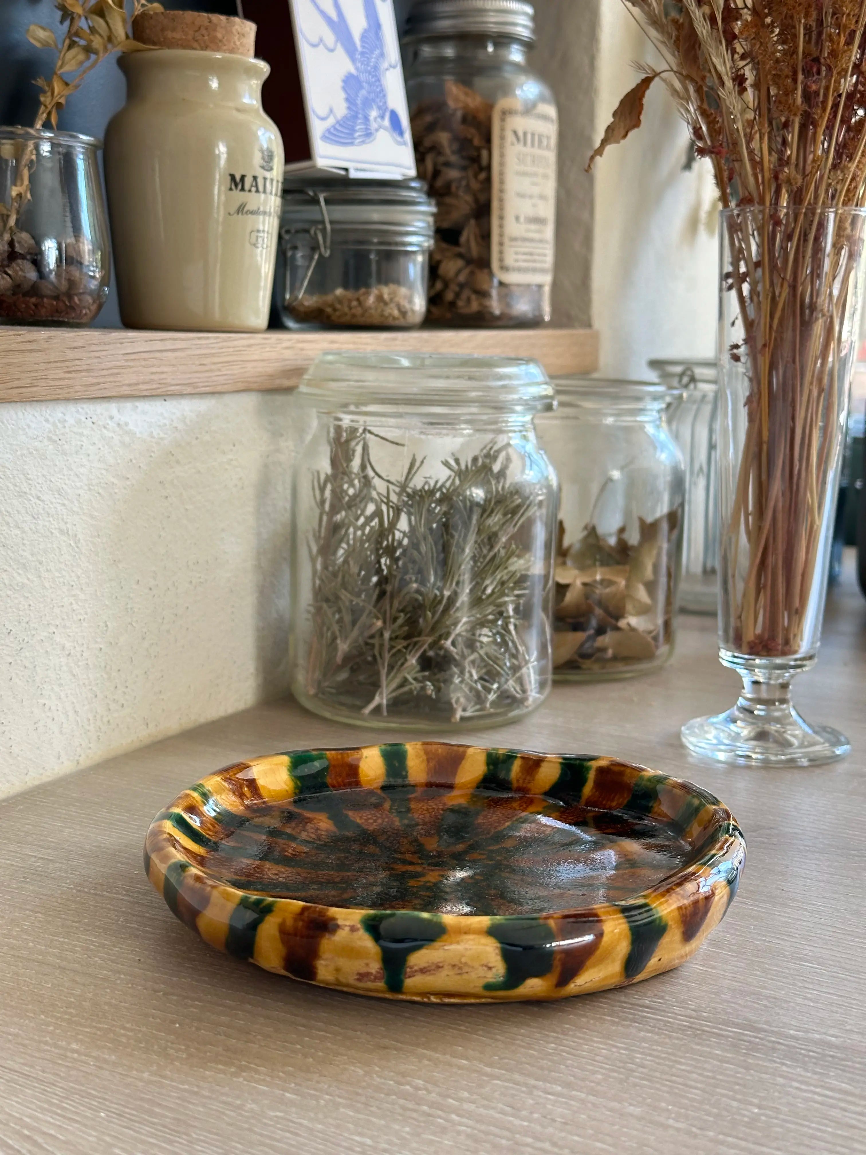 Assiette artisanale en faïence émaillée