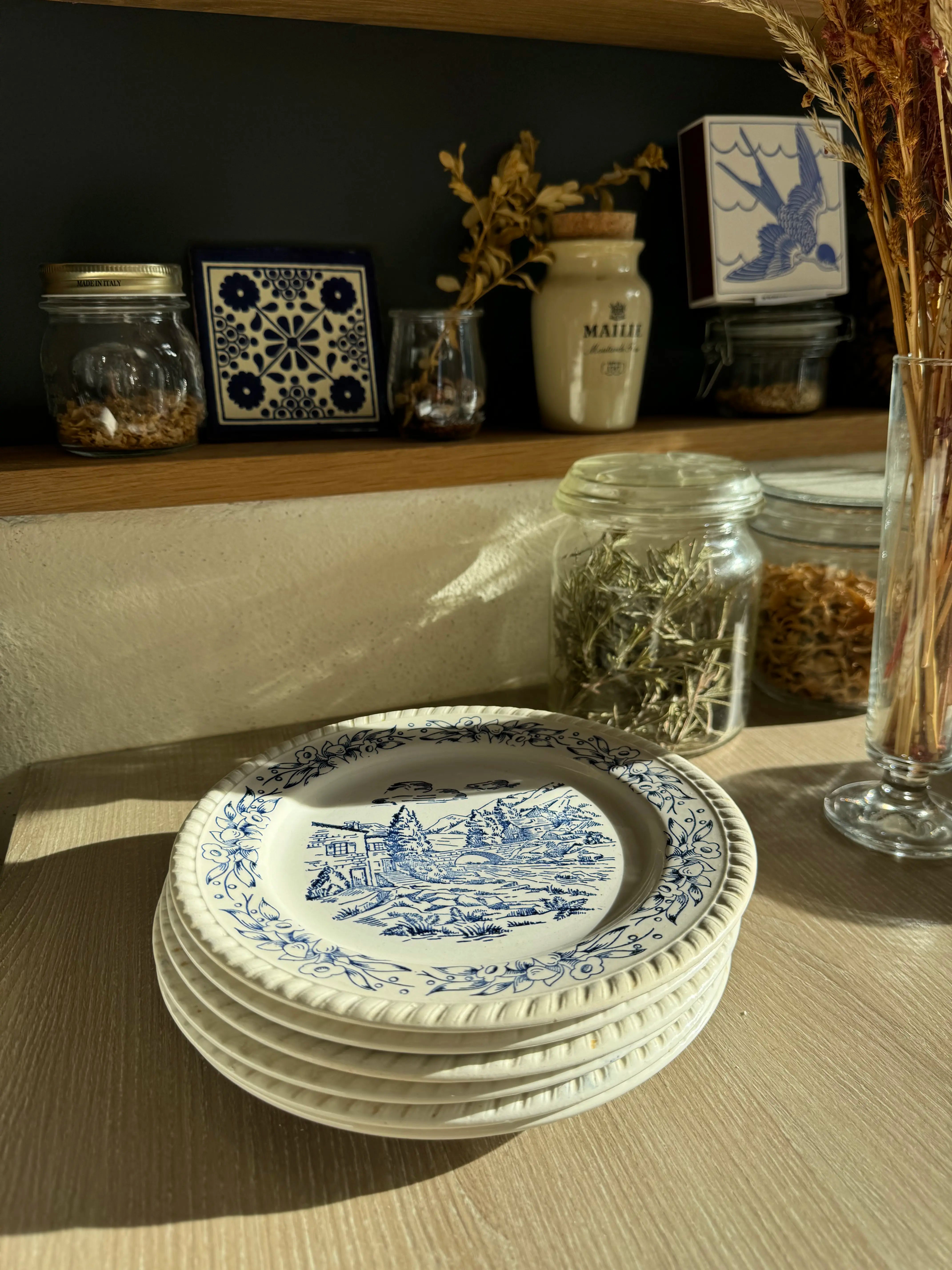 6 assiettes vintage à décor bleu