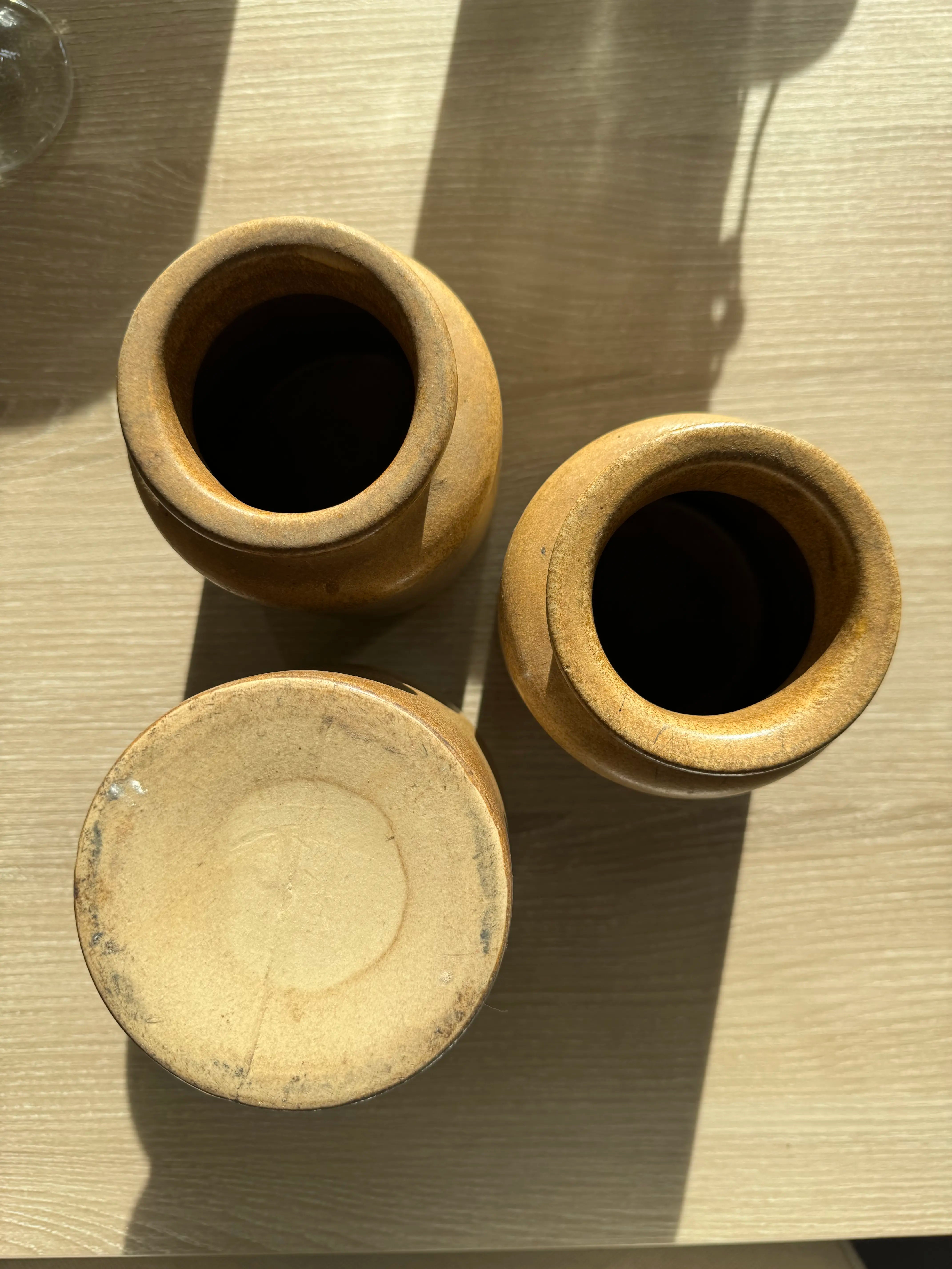 Anciens pots à moutarde en grès