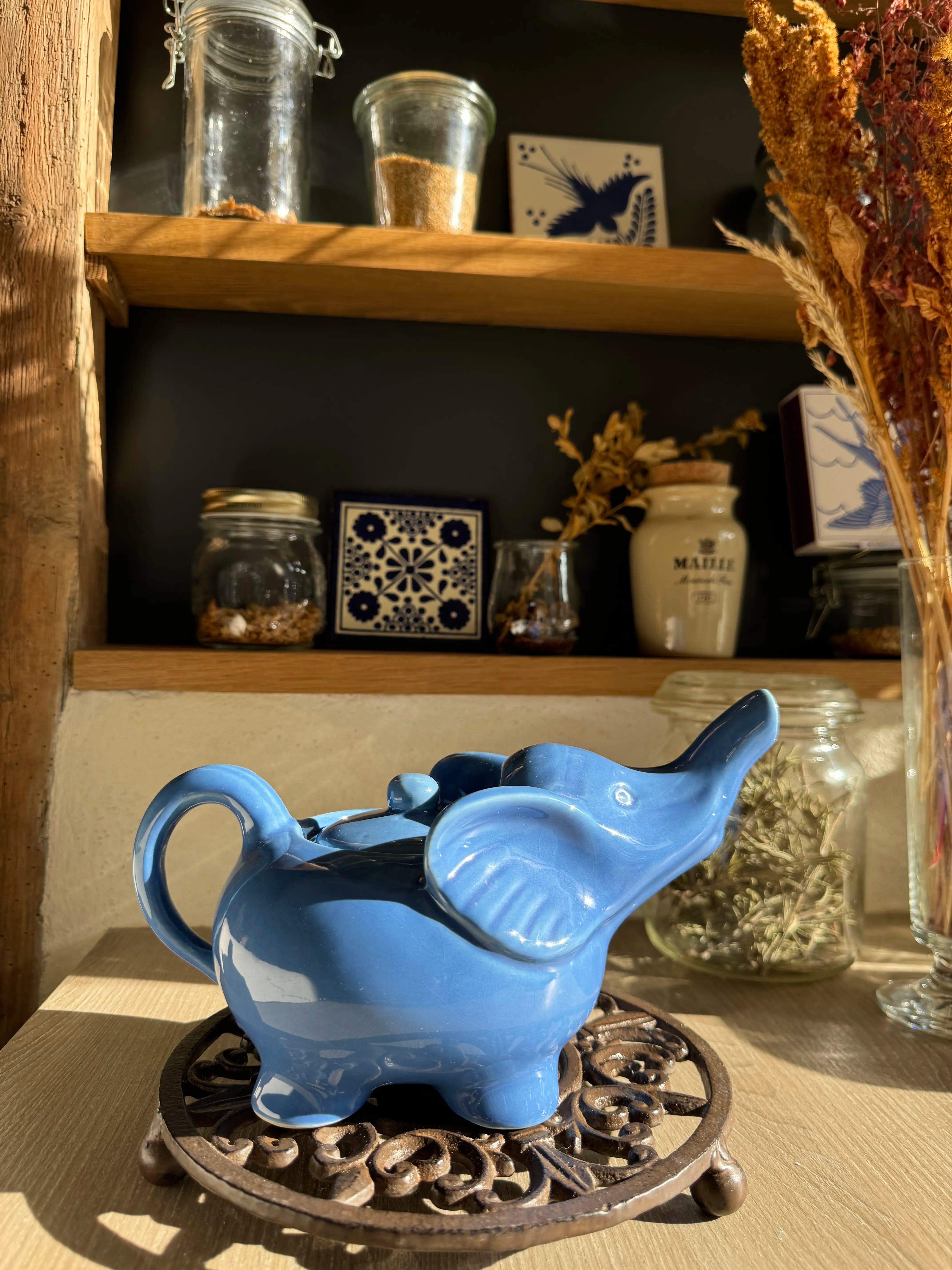 Théière vintage éléphant bleu