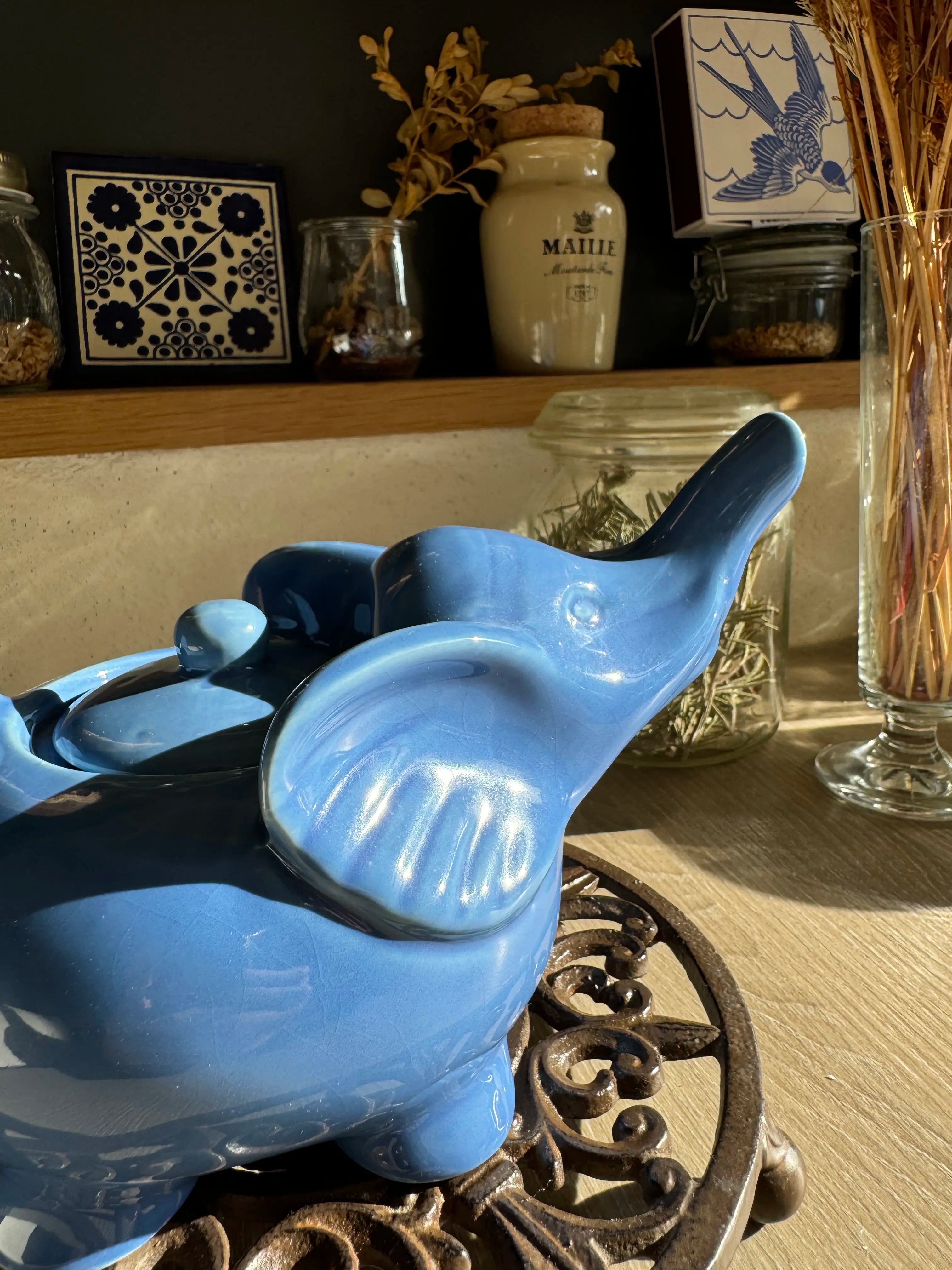 Théière vintage éléphant bleu