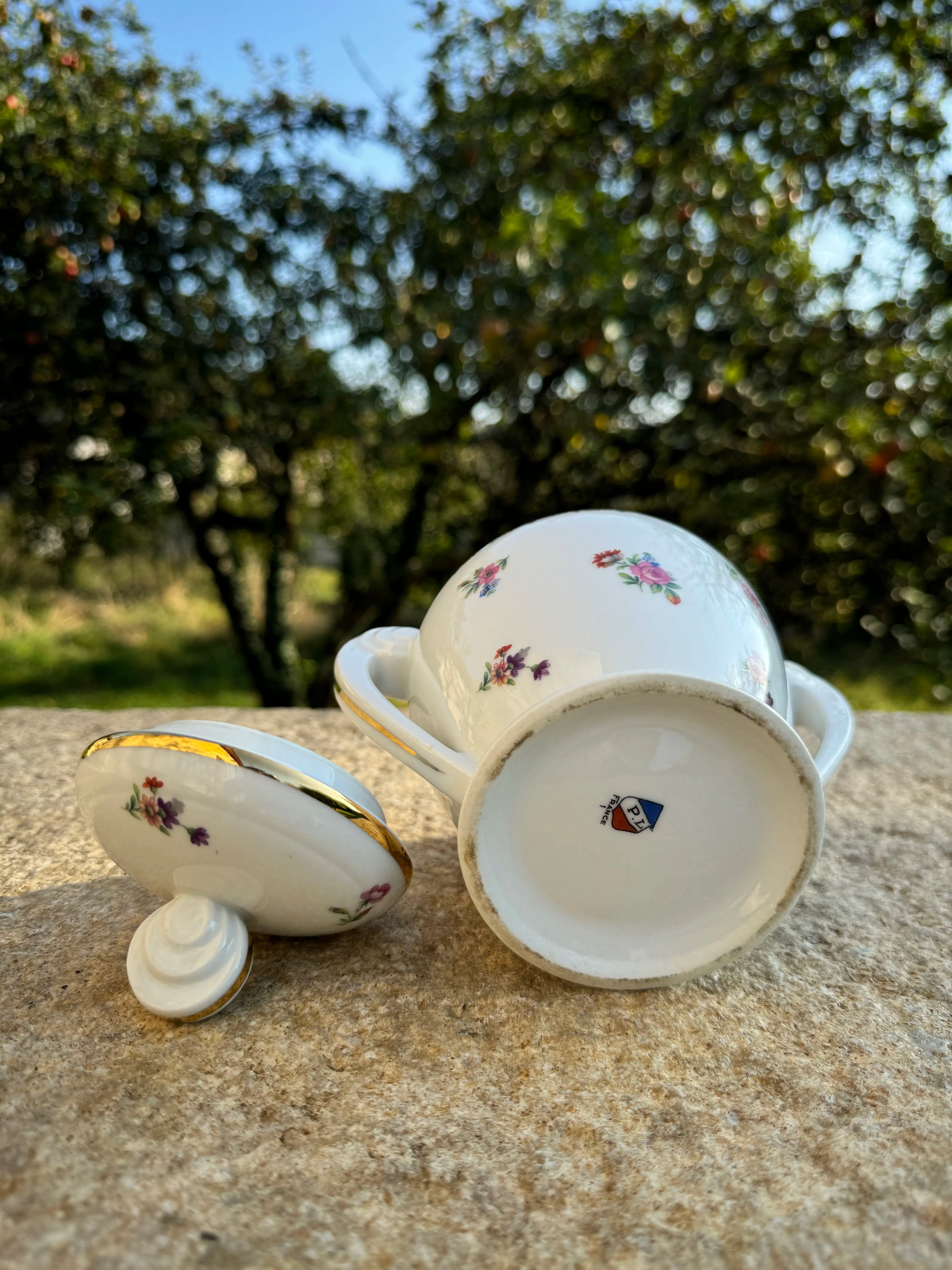 Sucrier vintage en porcelaine décorée